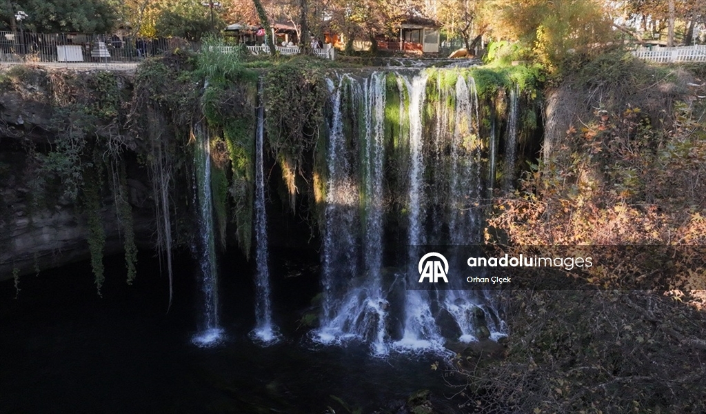 Düden Şelalesi dört mevsim ziyaretçi ağırlıyor