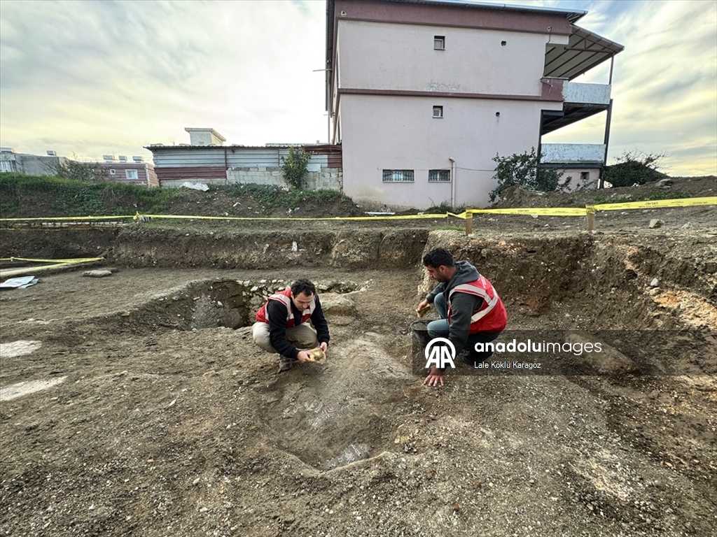 Hatay'da temel kazısında Geç Antik Çağ'a ait mozaik bulundu