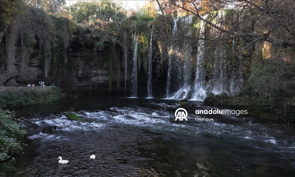 وجهة طبيعية بارزة في أنطاليا التركية.. شلال دودن يستقطب 900 ألف سائح