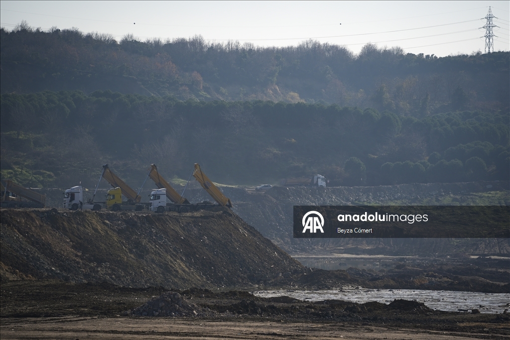Uzmanlardan Arnavutköy'deki Mavi Göl için "korunabilirdi" eleştirisi