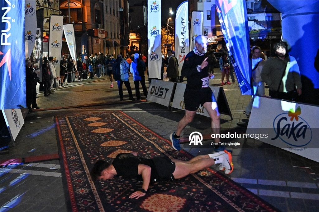 Yılın en uzun gecesinde Kapalı Çarşı'da yarıştılar