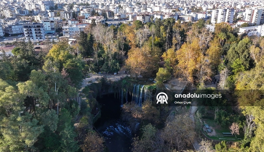 Düden Şelalesi dört mevsim ziyaretçi ağırlıyor