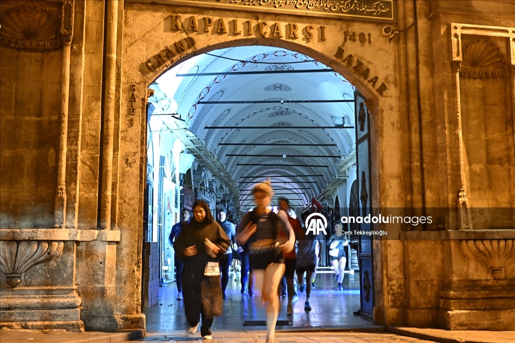 Yılın en uzun gecesinde Kapalı Çarşı'da yarıştılar