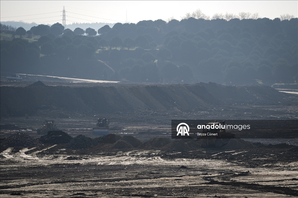 Uzmanlardan Arnavutköy'deki Mavi Göl için "korunabilirdi" eleştirisi