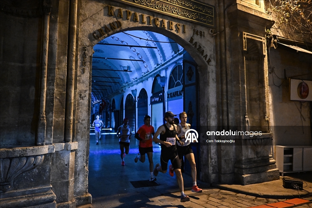 Yılın en uzun gecesinde Kapalı Çarşı'da yarıştılar