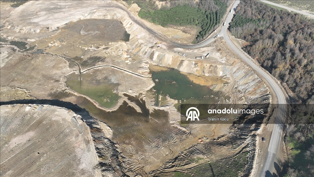 Uzmanlardan Arnavutköy'deki Mavi Göl için "korunabilirdi" eleştirisi