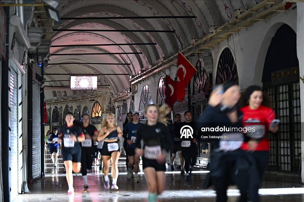 Yılın en uzun gecesinde Kapalı Çarşı'da yarıştılar
