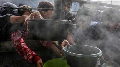 Gazze'nin Han Yunus kentindeki Filistinlilere yemek dağıtımı yapıldı