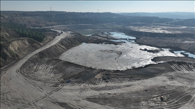 Uzmanlardan Arnavutköy'deki Mavi Göl için "korunabilirdi" eleştirisi