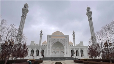 Rusya’da mimarisiyle öne çıkan "Müslümanların Gururu" Camisi ziyaretçilerin ilgi odağı