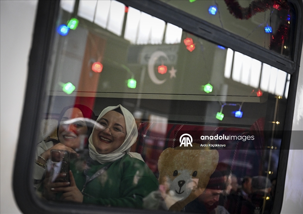 Bakan Uraloğlu, Turistik Doğu Ekspresi'nin yeni sezondaki ilk seferini uğurladı