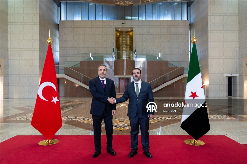 Глава МИД Турции Фидан находится с визитом в Сирии