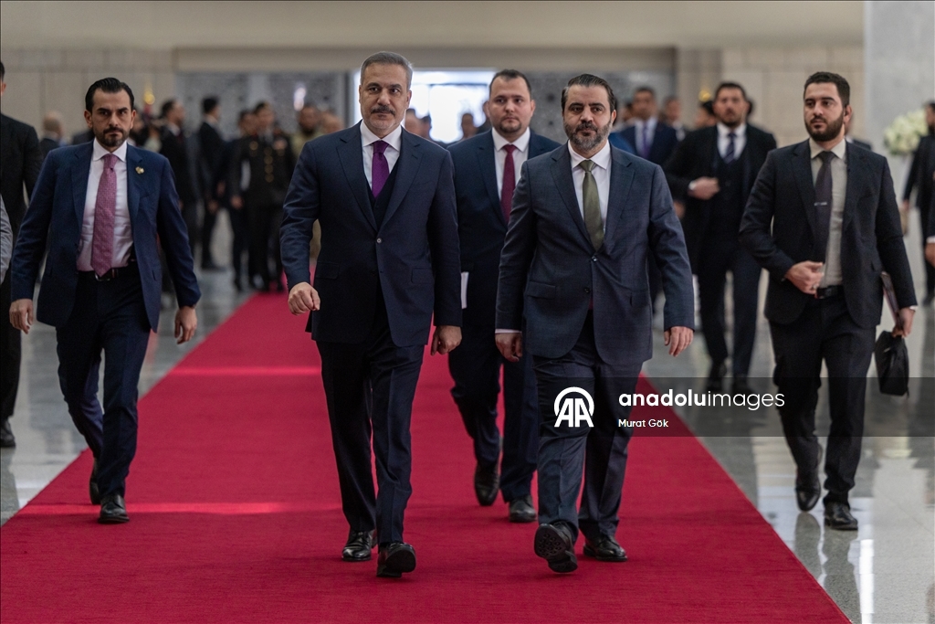 Глава МИД Турции Фидан находится с визитом в Сирии