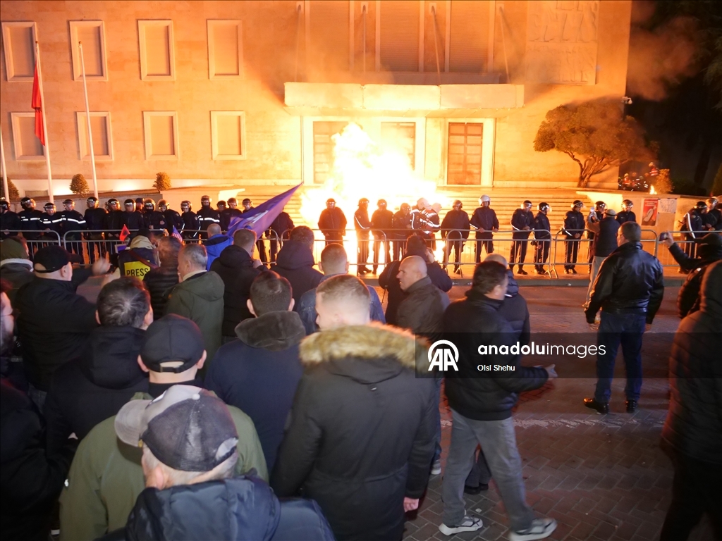 Антиправительственные протесты в Албании