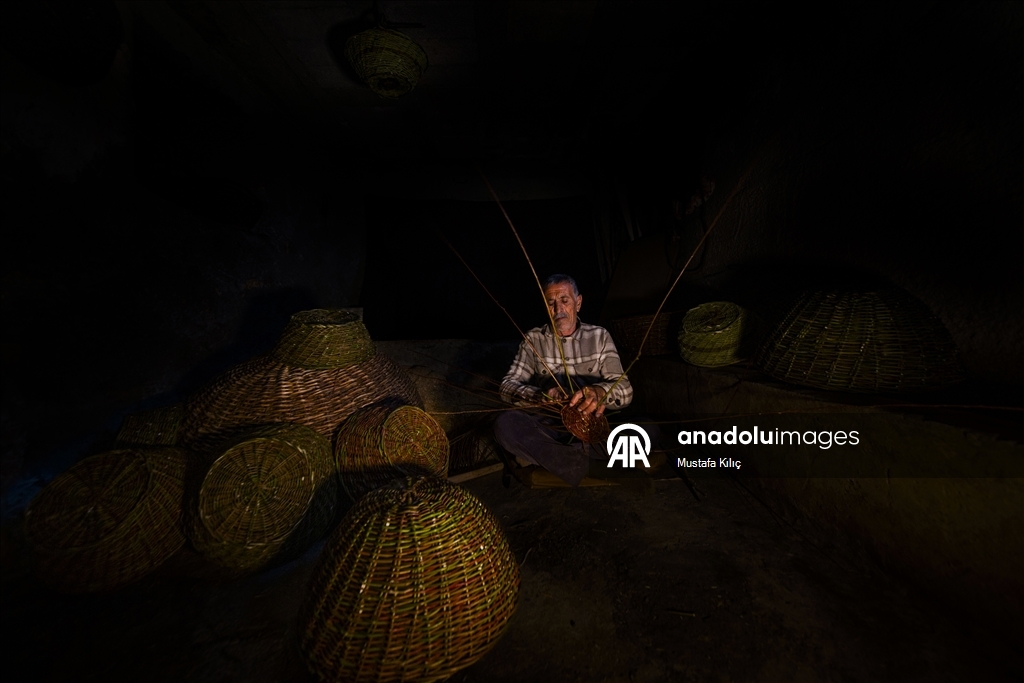 Basket weaver Halil Asar keeps family craft alive in Mardin