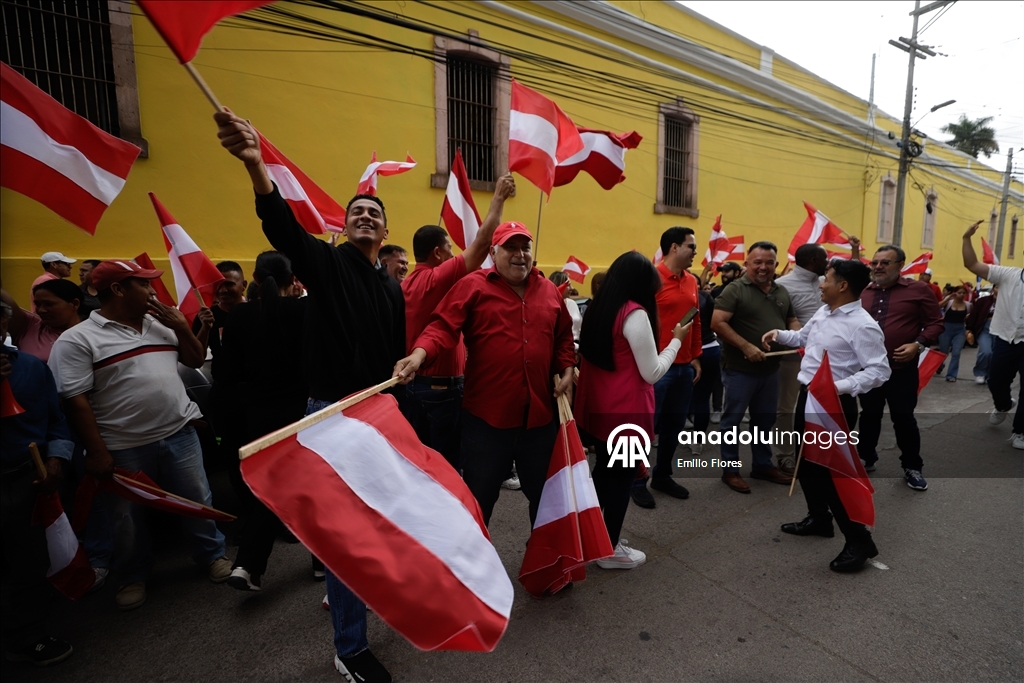Члены Либеральной партии Гондураса провели акцию протеста у Национального избирательного совета