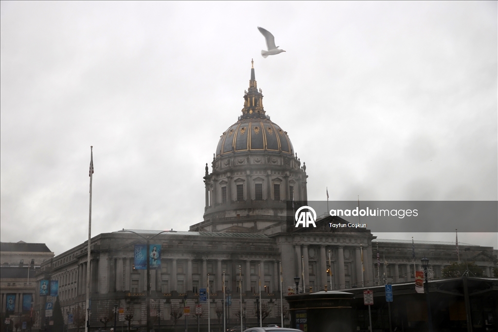 Мощные ливни, вызванные атмосферной рекой, негативно сказываются на повседневной жизни в Калифорнии