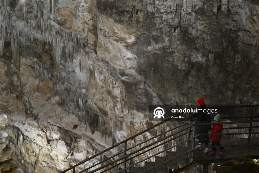 "يغليجا" التركية.. مغارات وشلالات تجذب عشاق الطبيعة بكل الفصول