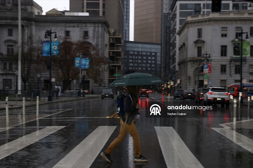 California’da etkili olan Atmosferik Nehir ile birlikte şiddetli yağışlar hayatı olumsuz etkiliyor