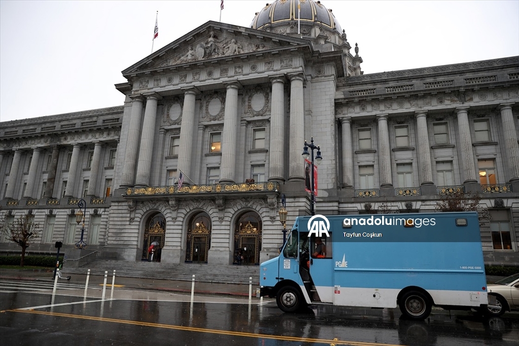 California’da etkili olan Atmosferik Nehir ile birlikte şiddetli yağışlar hayatı olumsuz etkiliyor