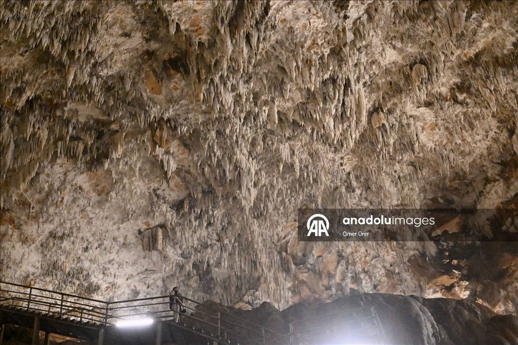 "يغليجا" التركية.. مغارات وشلالات تجذب عشاق الطبيعة بكل الفصول