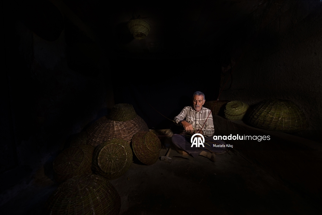 Basket weaver Halil Asar keeps family craft alive in Mardin