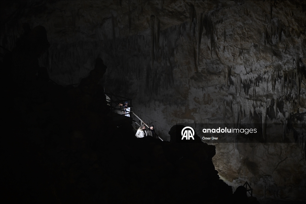 "يغليجا" التركية.. مغارات وشلالات تجذب عشاق الطبيعة بكل الفصول