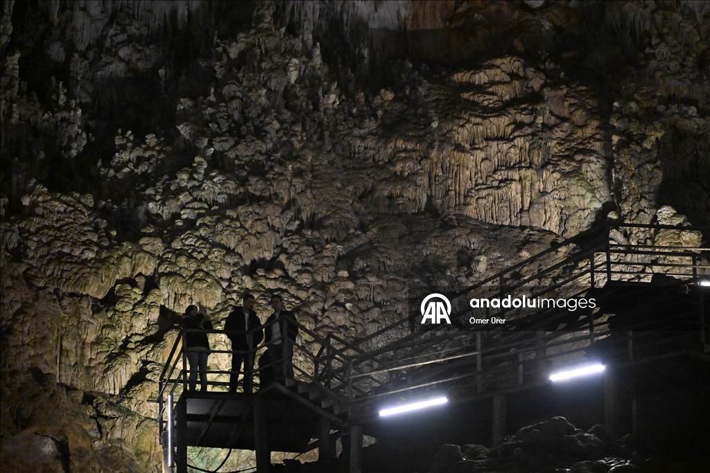 "يغليجا" التركية.. مغارات وشلالات تجذب عشاق الطبيعة بكل الفصول