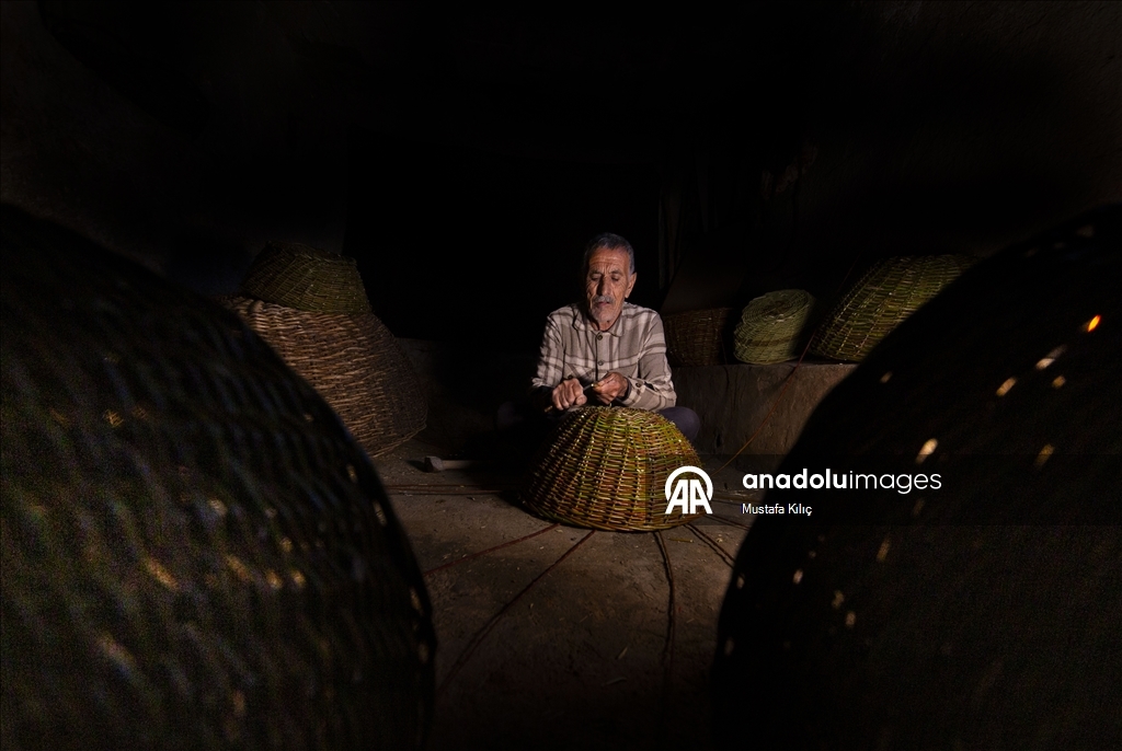 Basket weaver Halil Asar keeps family craft alive in Mardin