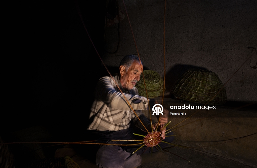 Basket weaver Halil Asar keeps family craft alive in Mardin