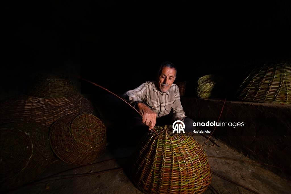 Basket weaver Halil Asar keeps family craft alive in Mardin