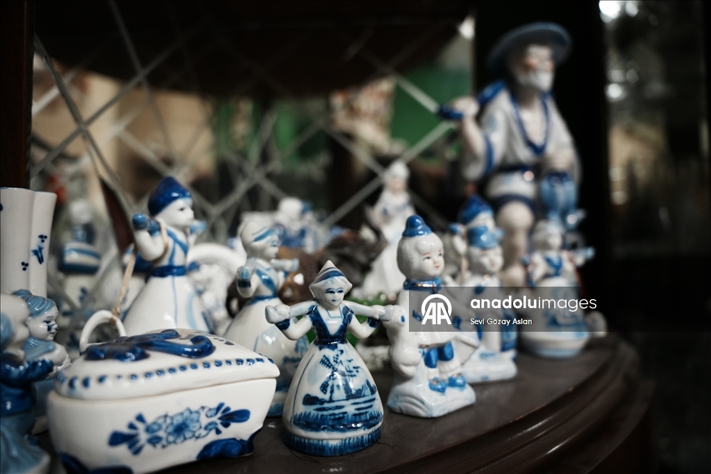 Sandıklardan çıkan asırlık çeyizler ikinci el dükkanında alıcı buluyor