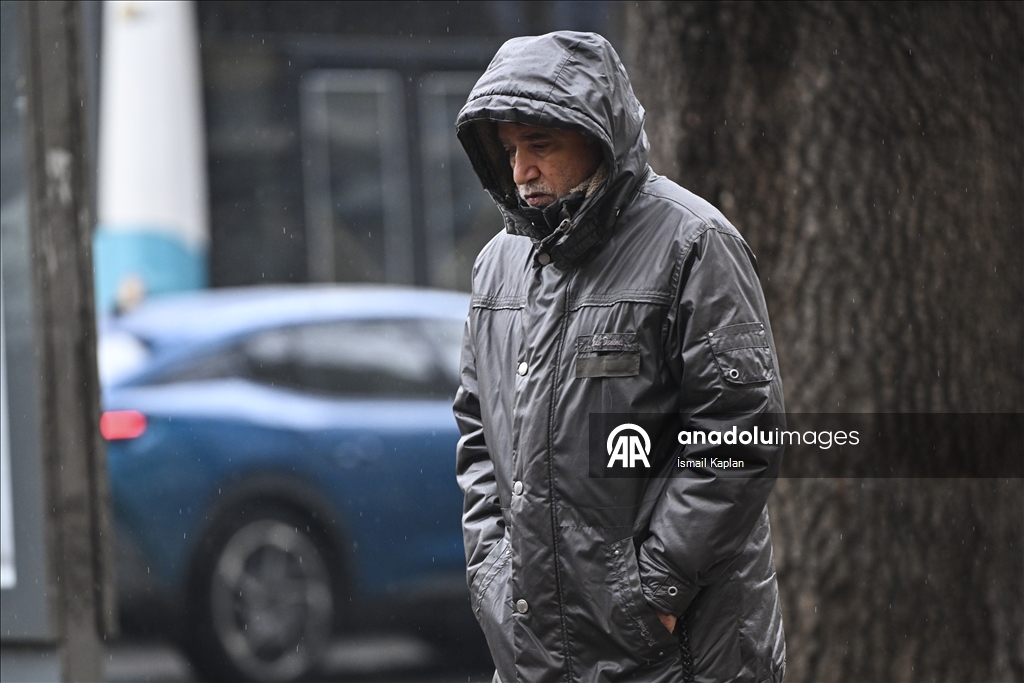 Ankara'da soğuk ve yağmurlu hava