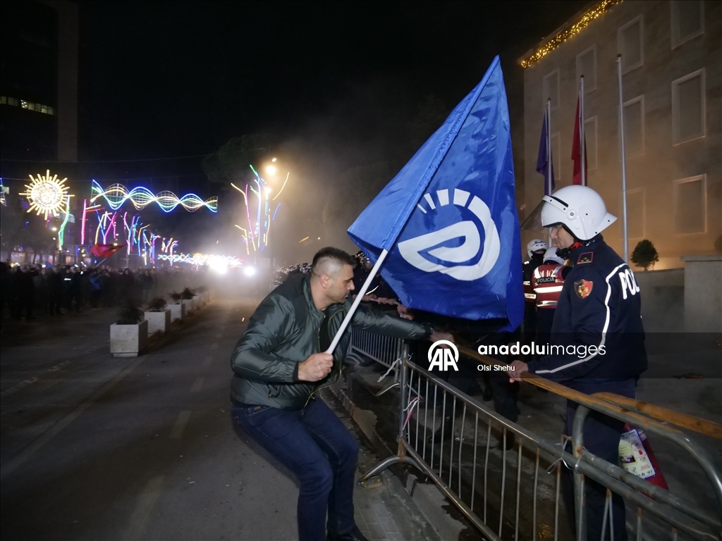 Антиправительственные протесты в Албании