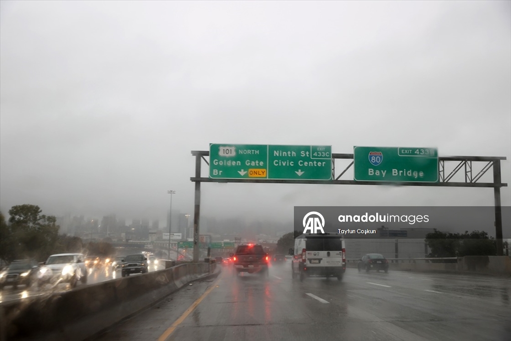 California’da etkili olan Atmosferik Nehir ile birlikte şiddetli yağışlar hayatı olumsuz etkiliyor