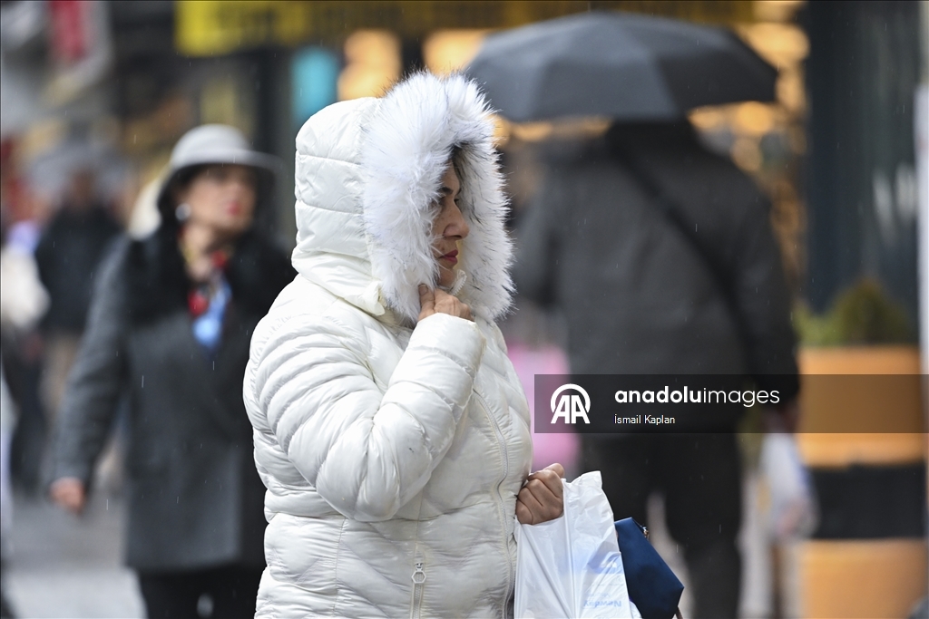 Ankara'da soğuk ve yağmurlu hava