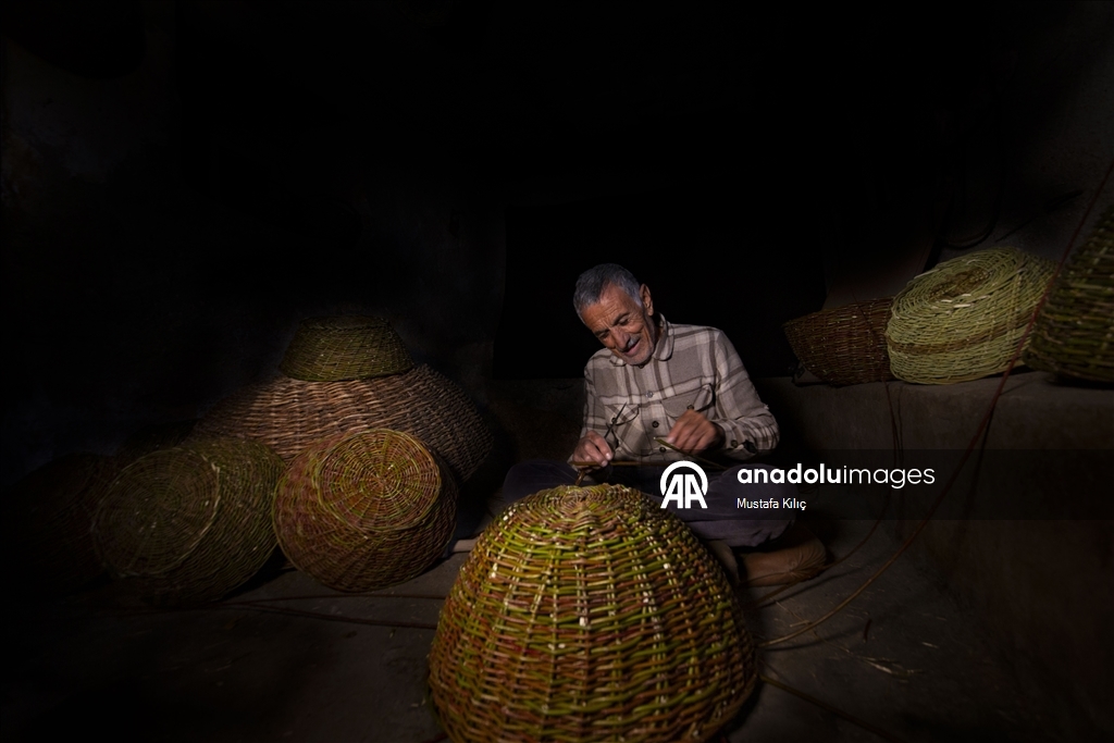 Basket weaver Halil Asar keeps family craft alive in Mardin