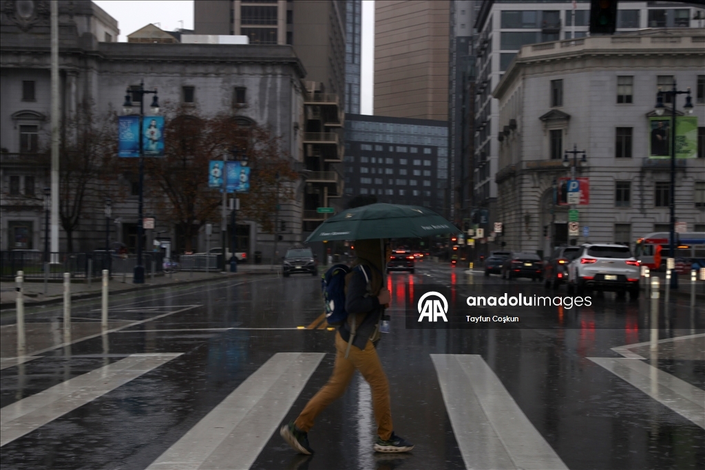 Мощные ливни, вызванные атмосферной рекой, негативно сказываются на повседневной жизни в Калифорнии