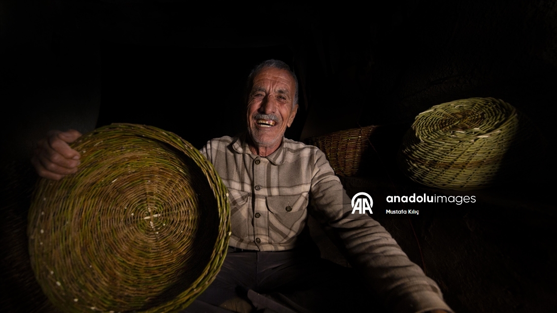 Basket weaver Halil Asar keeps family craft alive in Mardin