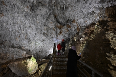 "يغليجا" التركية.. مغارات وشلالات تجذب عشاق الطبيعة بكل الفصول