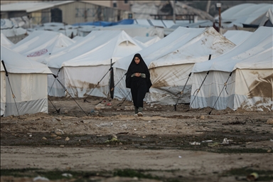 Повседневная жизнь в лагере Нусейрат в Газе на фоне разрушений