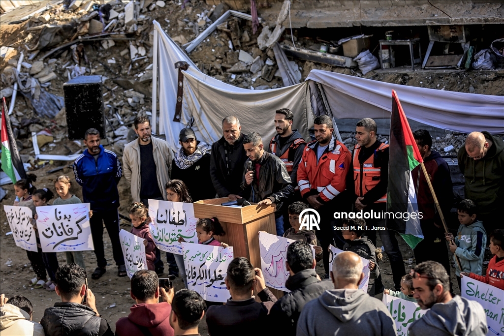 Filistinliler çökme riski altındaki evler için protesto düzenledi