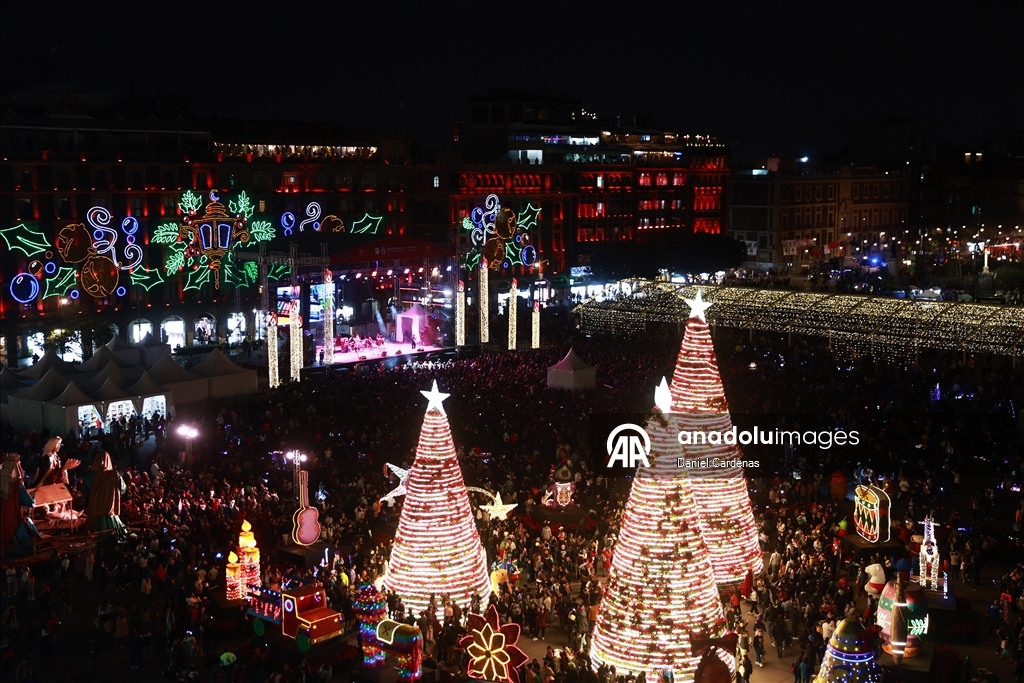 Фестиваль «Зимние огни» прошёл на площади Сокало в Мехико