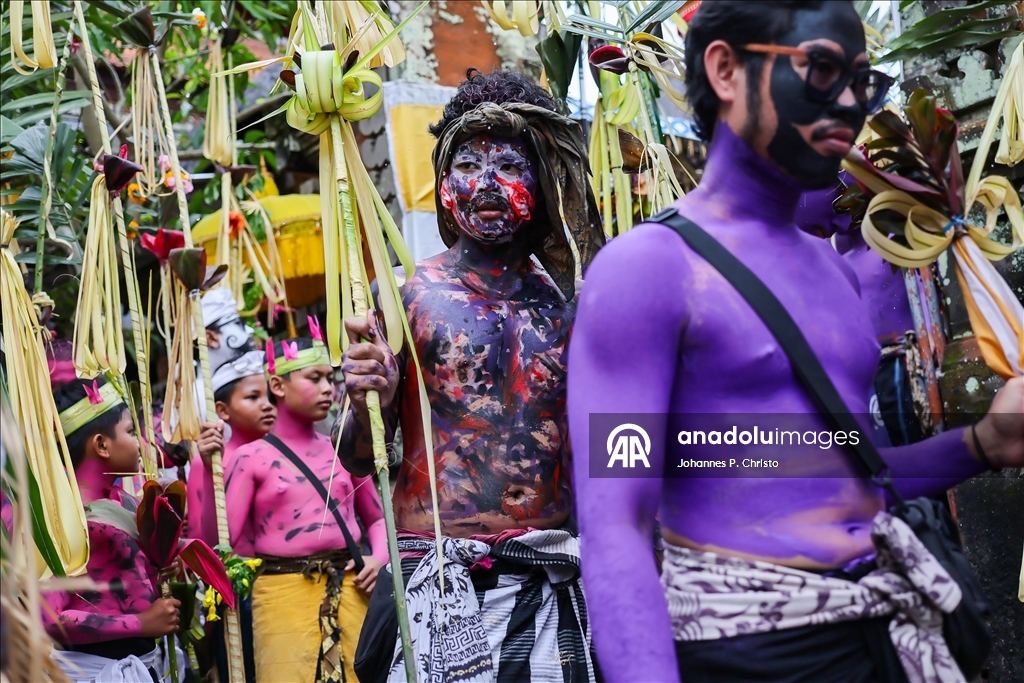 Bali'de geleneksel Ngerebeg ritüeli