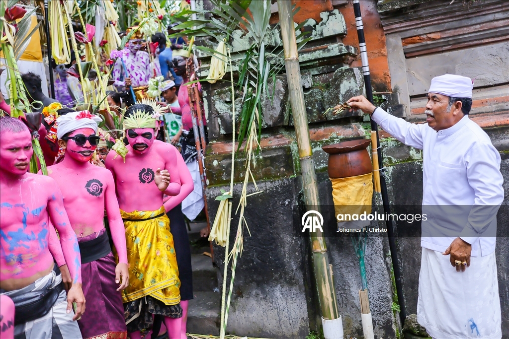 Bali'de geleneksel Ngerebeg ritüeli