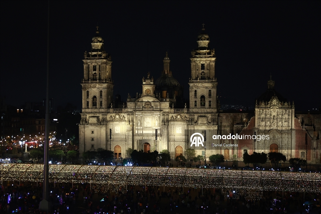 Фестиваль «Зимние огни» прошёл на площади Сокало в Мехико