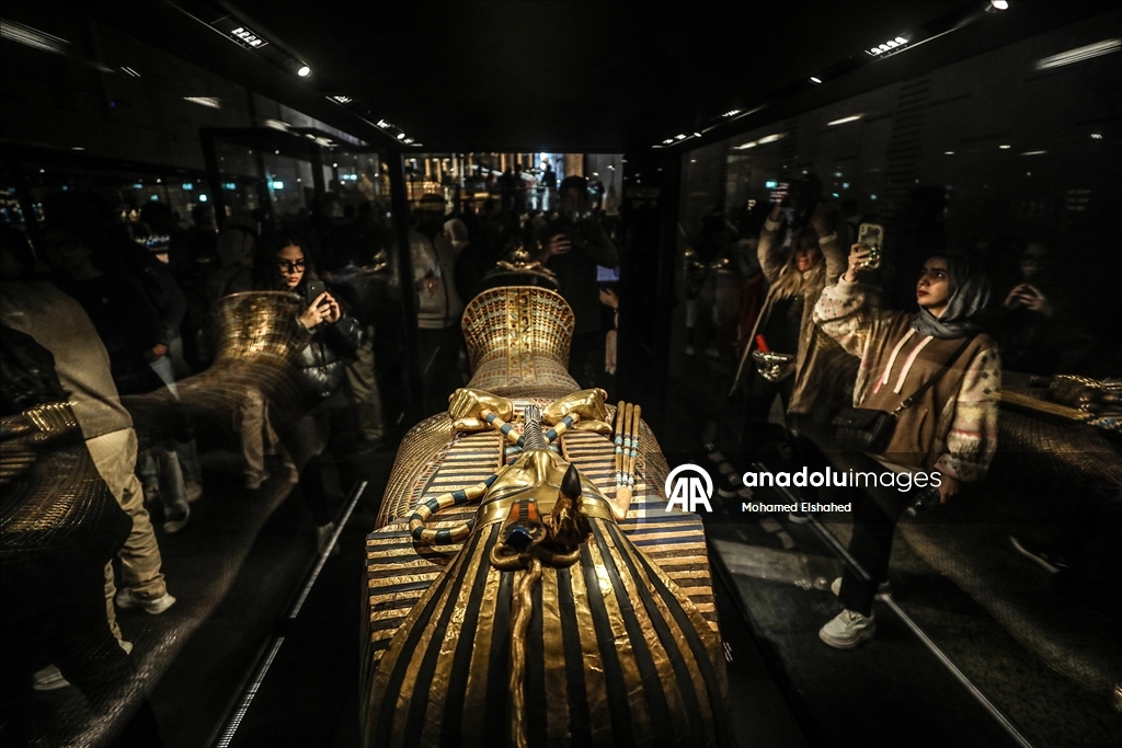 Antik çağa ışık tutan Büyük Mısır Müzesi ziyaretçi akınına uğruyor