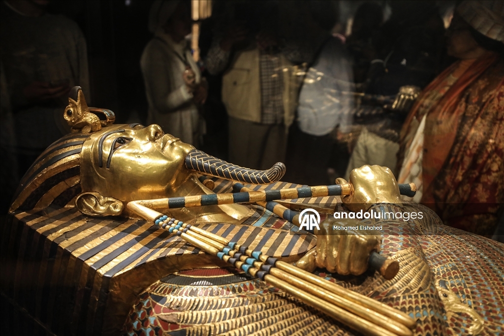 Antik çağa ışık tutan Büyük Mısır Müzesi ziyaretçi akınına uğruyor