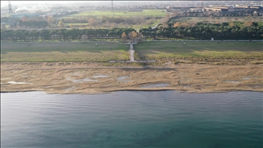 Türkiye'nin beşinci büyük gölündeki su çekilmesi her geçen gün artıyor