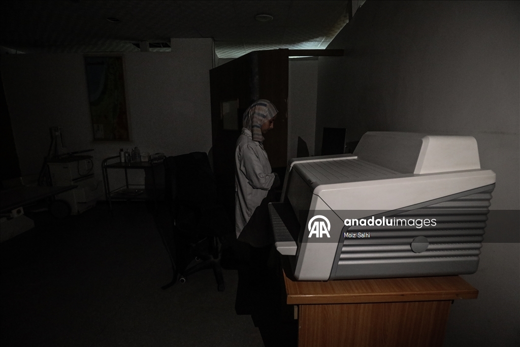 Gazze'deki El-Avde Hastanesinde, jeneratör ve yakıt sıkıntısı hastaların hayatını tehdit ediyor